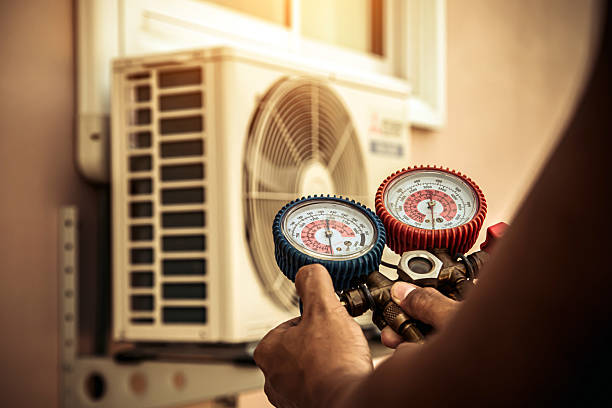 Professional Ac Installation technician working in Lyons, KS